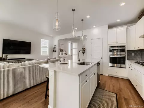Kitchen - 23966 E River Front Dr, Aurora, CO 80019 photo 2 of 4