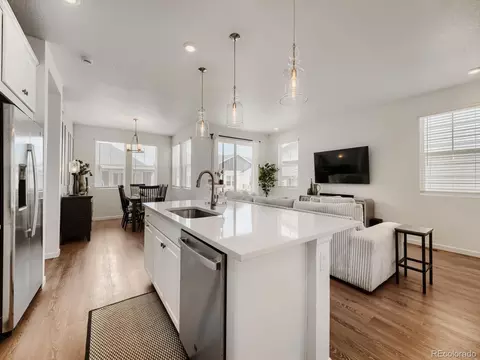Kitchen - 23966 E River Front Dr, Aurora, CO 80019 photo 3 of 4