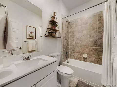 Bath - 23966 E River Front Dr, Aurora, CO 80019 photo 3 of 3