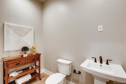27461 E Lakeview Dr, Aurora, CO 80016 photo 10