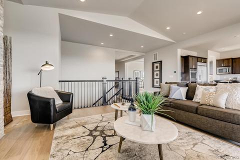 27461 E Lakeview Dr, Aurora, CO 80016 photo 2