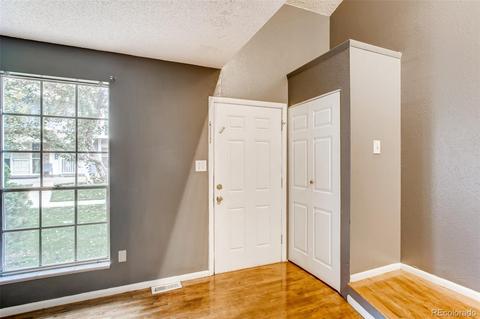 11905 E Canal Dr, Aurora, CO 80011 photo 4