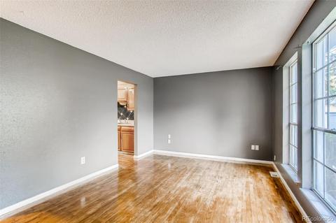 11905 E Canal Dr, Aurora, CO 80011 photo 3