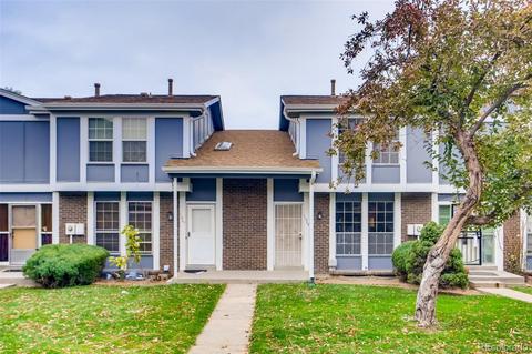 11905 E Canal Dr, Aurora, CO 80011 photo 2
