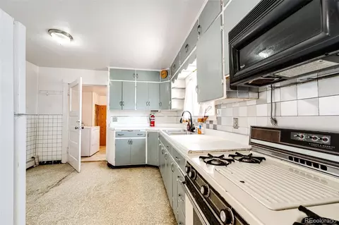 Kitchen - 45501 E 38th Ave, Bennett, CO 80102 photo 1 of 2