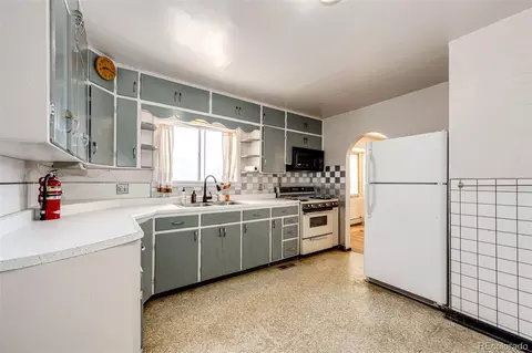 Kitchen - 45501 E 38th Ave, Bennett, CO 80102 photo 2 of 2