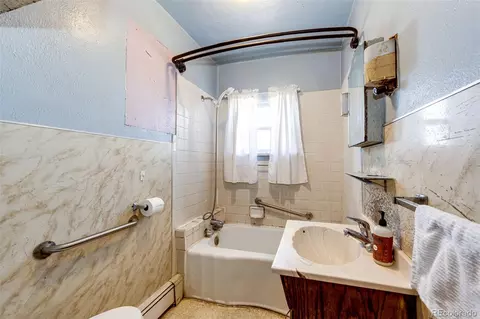 Bath - 45501 E 38th Ave, Bennett, CO 80102 photo 1 of 1