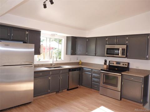 8432 Gray Ct, Arvada, CO 80003 photo 4