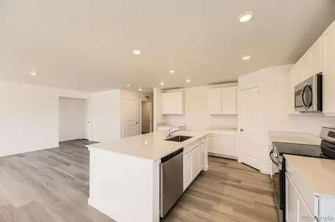 22015 E 39th Ave, Aurora, CO 80019 photo 4