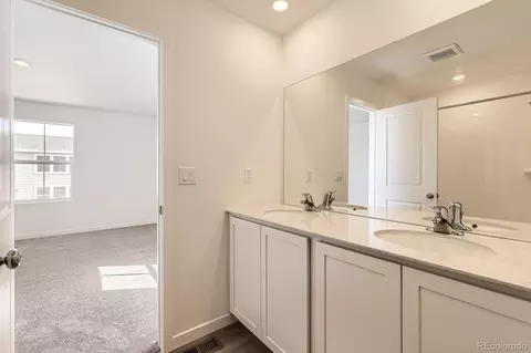 22015 E 39th Ave, Aurora, CO 80019 photo 8