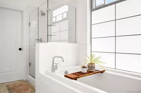 Bath - 2336 Spruce St #D, Boulder, CO 80302 photo 3 of 4