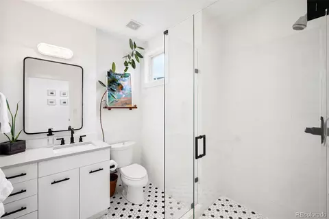 Bath - 2336 Spruce St #D, Boulder, CO 80302 photo 1 of 4