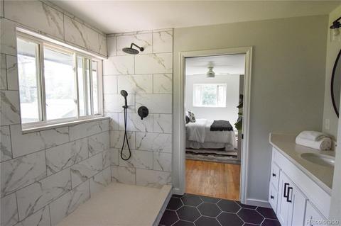 5660 E Flora Pl, Denver, CO 80222 photo 10