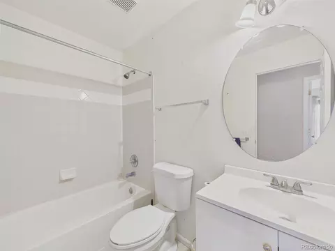 Bath - 7093 Leopard Dr, Lone Tree, CO 80124 photo 5 of 5