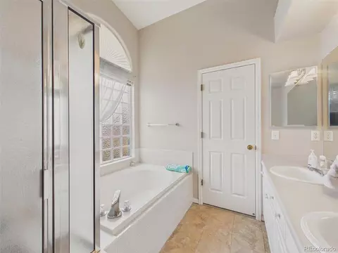 Bath - 7093 Leopard Dr, Lone Tree, CO 80124 photo 4 of 5