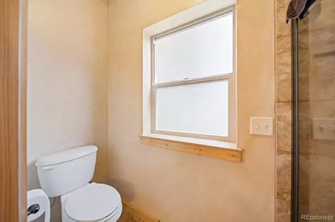 Bath - 1380 Spruce Rd, Cimarron, CO 81220 photo 4 of 6