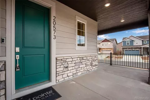 Exterior - 20573 E 57th Ave, Aurora, CO 80019 photo 5 of 10