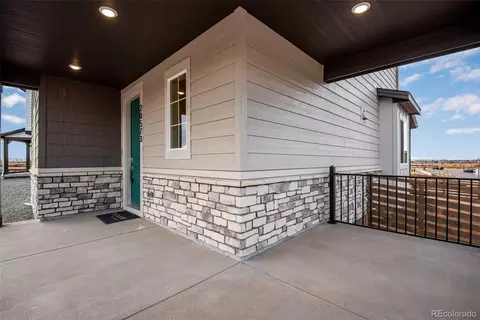Exterior - 20573 E 57th Ave, Aurora, CO 80019 photo 6 of 10