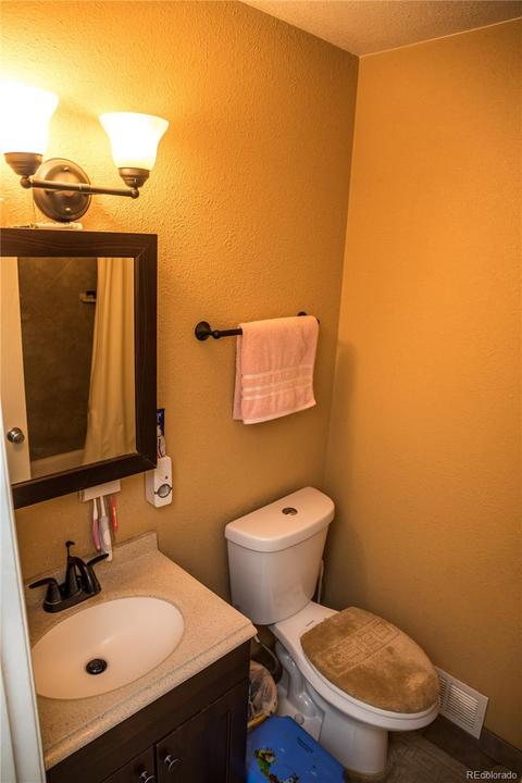 15715 E 13th Pl, Aurora, CO 80011 photo 5
