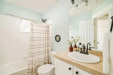8206 E 28th Dr, Denver, CO 80238 photo 32