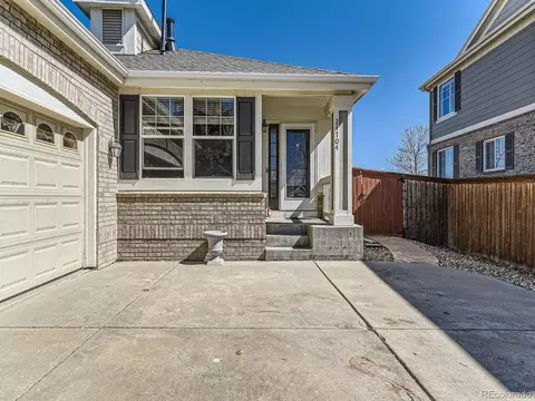 24704 E Chenango Dr, Aurora, CO 80016 photo 2