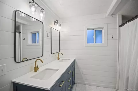 Bath - 6473 S Ross Rd, Morrison, CO 80465 photo 1 of 3