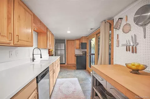 Kitchen - 6473 S Ross Rd, Morrison, CO 80465 photo 3 of 6