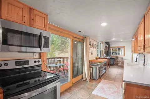 Kitchen - 6473 S Ross Rd, Morrison, CO 80465 photo 4 of 6
