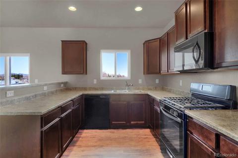 47319 Iris Ave, Bennett, CO 80102 photo 3