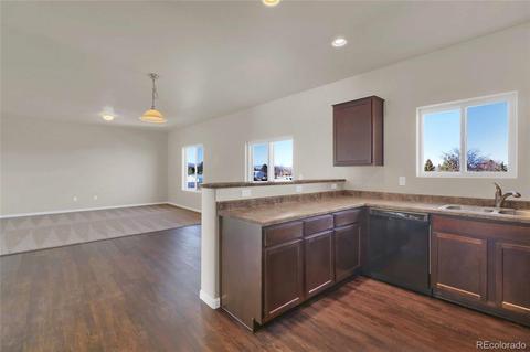 47319 Iris Ave, Bennett, CO 80102 photo 5