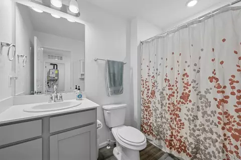 Bath - 21052 E 60th Ave, Aurora, CO 80019 photo 1 of 2