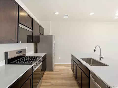Kitchen - 21244 E 65th Dr, Aurora, CO 80019 photo 5 of 6