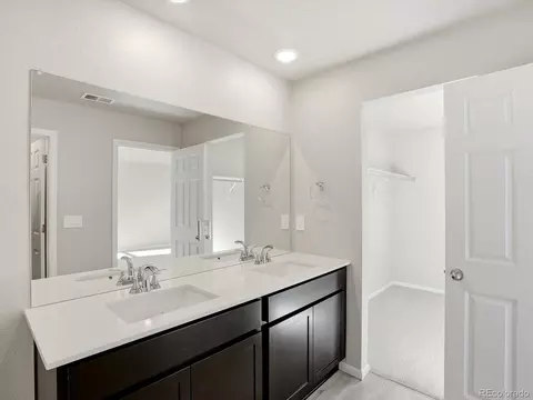 Bath - 21244 E 65th Dr, Aurora, CO 80019 photo 4 of 4