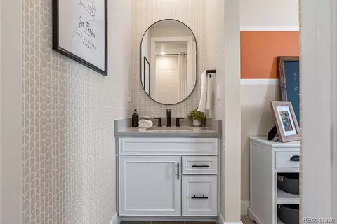 Bath - 6209 Juniper Dr, Thornton, CO 80602 photo 6 of 8