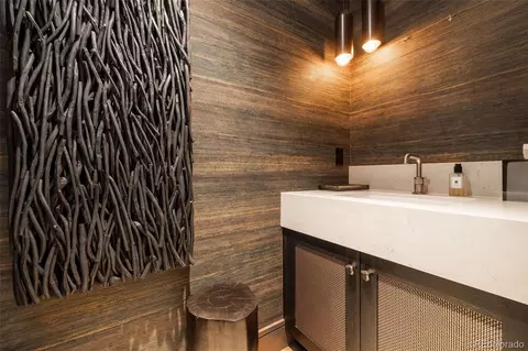 Bath - 430 S Frontage Rd E #RU-205, Vail, CO 81657 photo 5 of 5