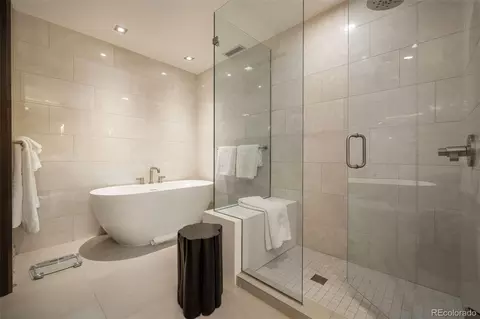Bath - 430 S Frontage Rd E #RU-205, Vail, CO 81657 photo 1 of 5