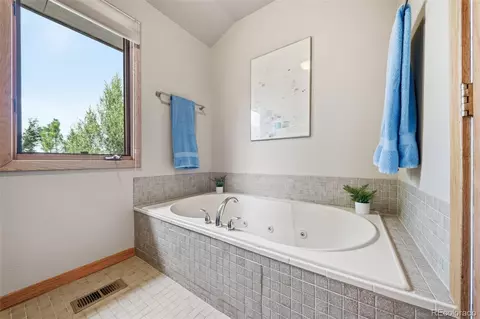Bath - 6070 Crestbrook Dr, Morrison, CO 80465 photo 3 of 5