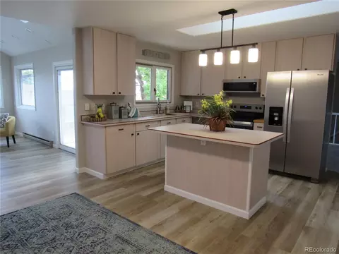 1586 S Wright Ct, Lakewood, CO 80228 photo 2