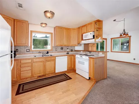 Kitchen - 36 Cartier Ct, Dillon, CO 80435 photo 2 of 2