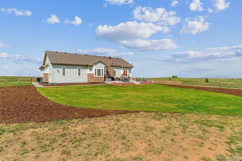 527 Antelope Dr E, Bennett, CO 80102 photo 47