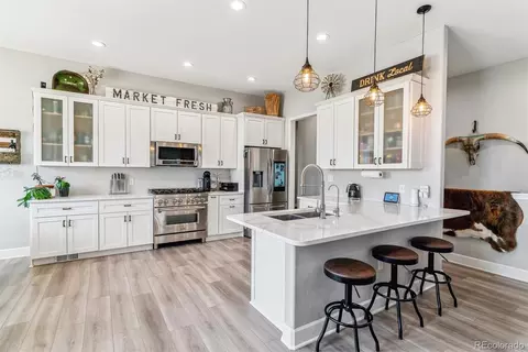 527 Antelope Dr E, Bennett, CO 80102 photo 13
