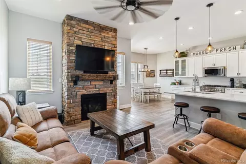 527 Antelope Dr E, Bennett, CO 80102 photo 9