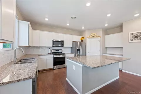 Kitchen - 27089 E Cedar Ave, Aurora, CO 80018 photo 2 of 4