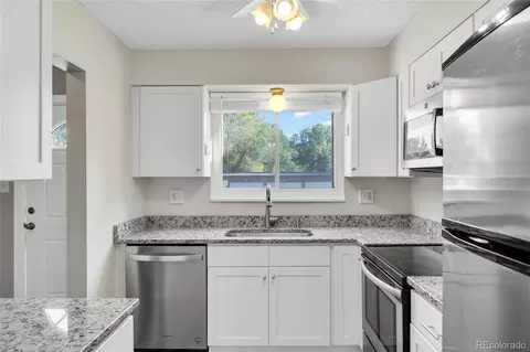 488 E Highline Cir, Centennial, CO 80122 photo 2