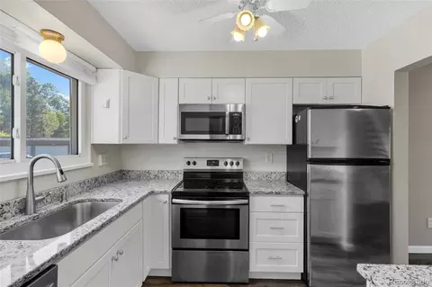 488 E Highline Cir, Centennial, CO 80122 photo 3