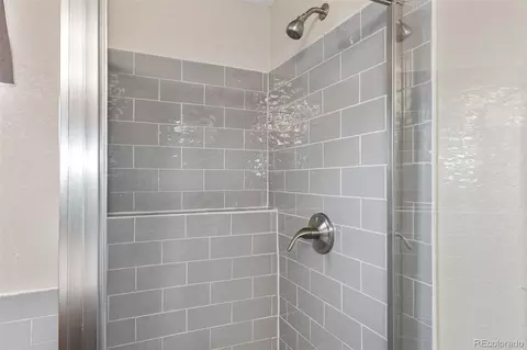 Bath - 22803 E Progress Ave, Aurora, CO 80015 photo 4 of 6