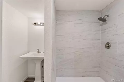 Bath - 22803 E Progress Ave, Aurora, CO 80015 photo 6 of 6