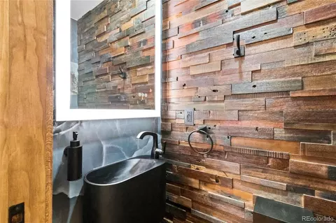 Bath - 6283 Starlight Dr, Morrison, CO 80465 photo 1 of 5