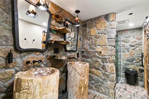 Bath - 6283 Starlight Dr, Morrison, CO 80465 photo 2 of 5