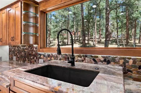 Kitchen - 6283 Starlight Dr, Morrison, CO 80465 photo 3 of 5